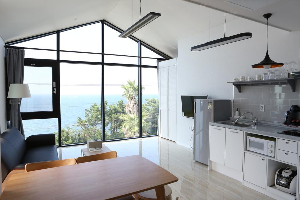 Plumeria Pension Jeju Exterior foto